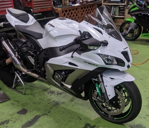 DUNLOP SPORTMAX Q4『タイヤ交換』カワサキZX-10R: バイク用品店