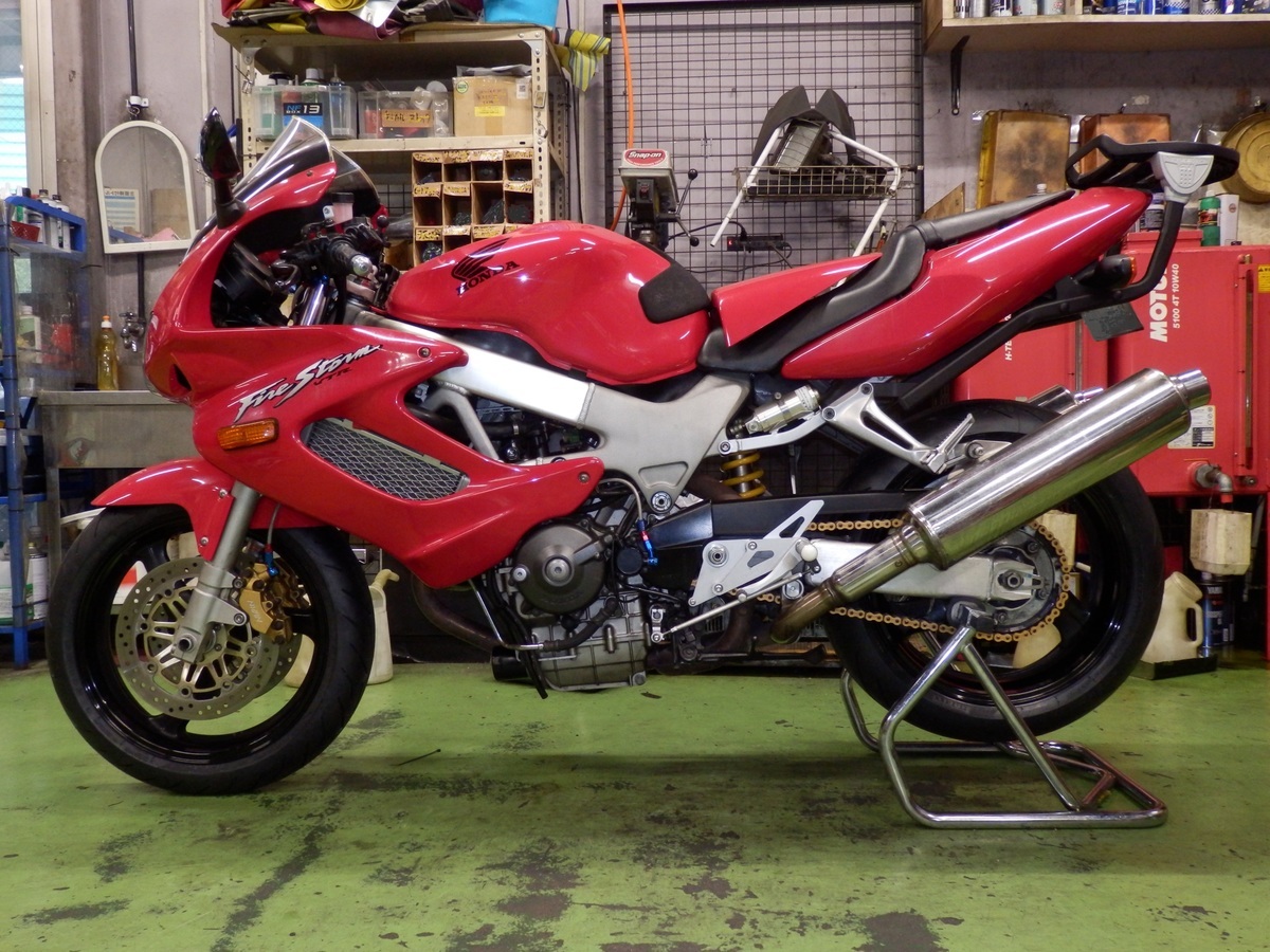 ホンダ Vtr1000f ファイアーストーム タイヤ交換 ピレリ ディアブロ ロッソ3 バイク用品店ナップス 練馬店ブログ